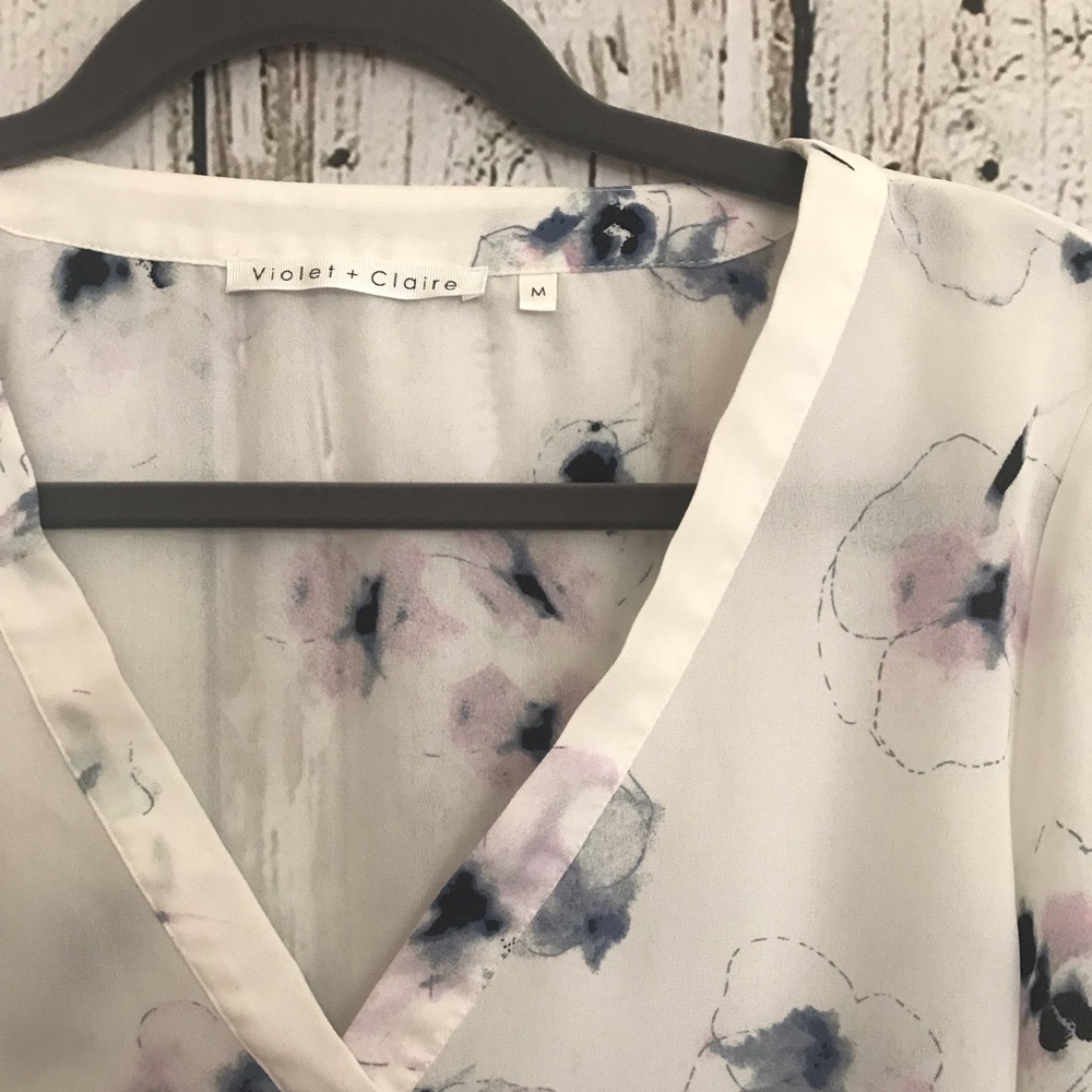 Violet + Claire Floral Blouse - Picture 3 of 3